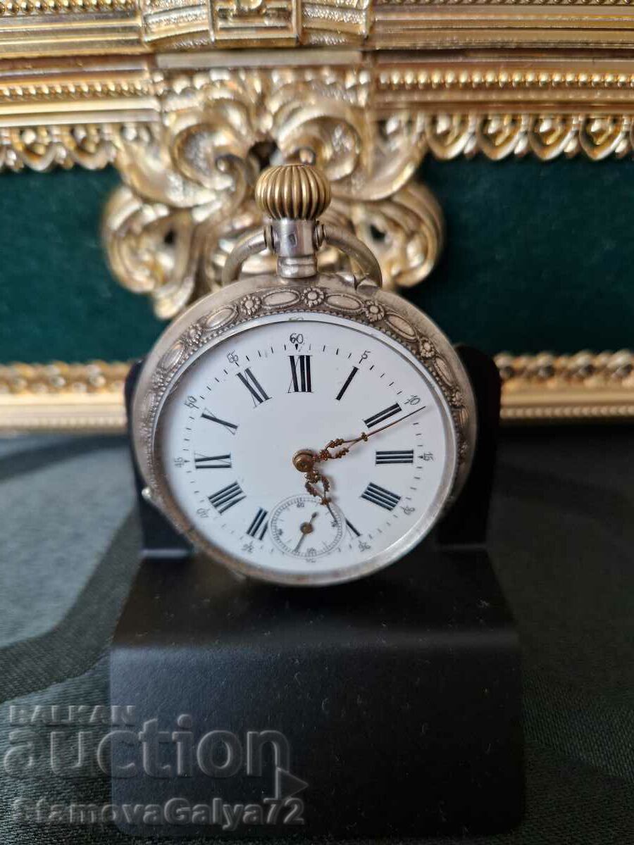 Прекрасен антикварен сребърен джобен часовник