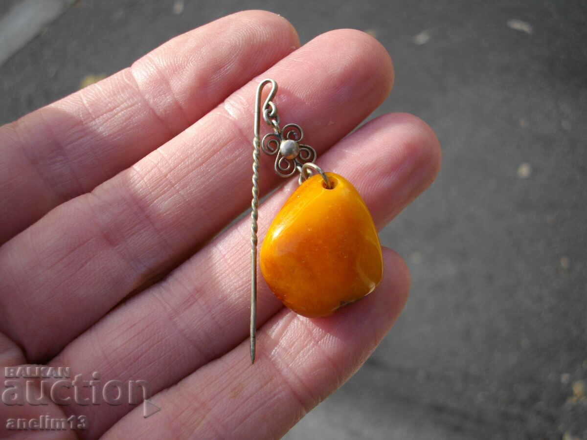OLD ROYAL AMBER BROOCH with price 35.00 BGN | € 17.90 OLD ROYAL AMBER BROOCH with price 35.00 BGN | € 17.90