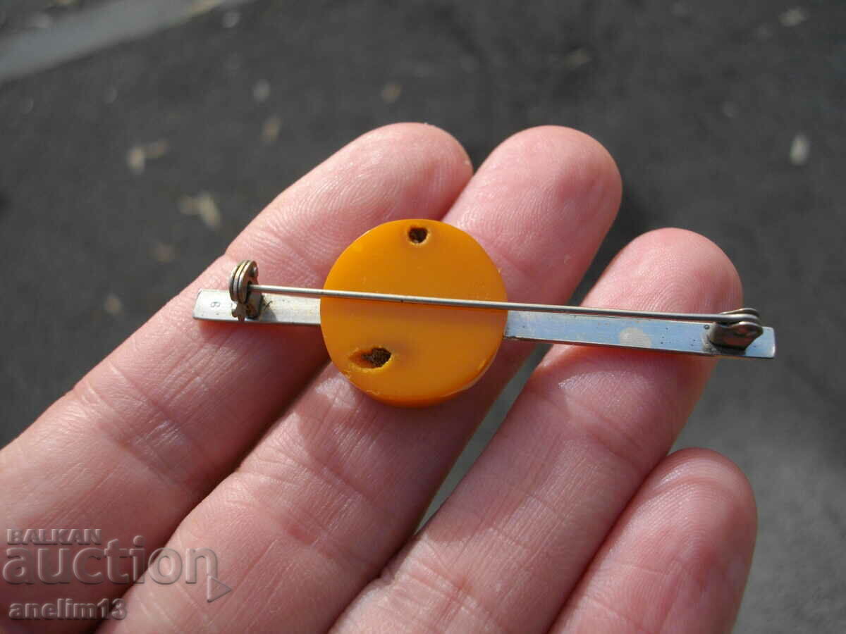OLD ROYAL AMBER BROOCH - 7