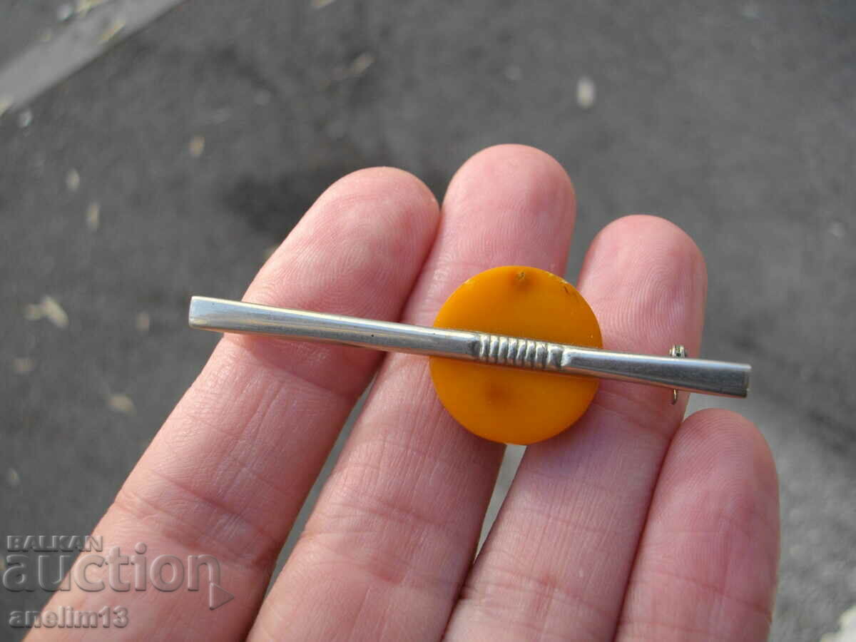 OLD ROYAL AMBER BROOCH