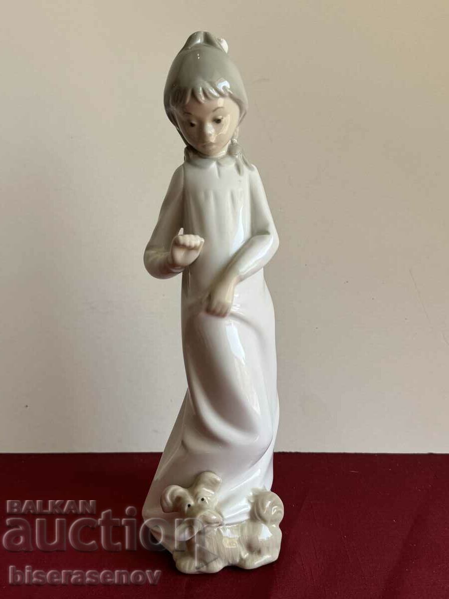 Porcelain figure with markings