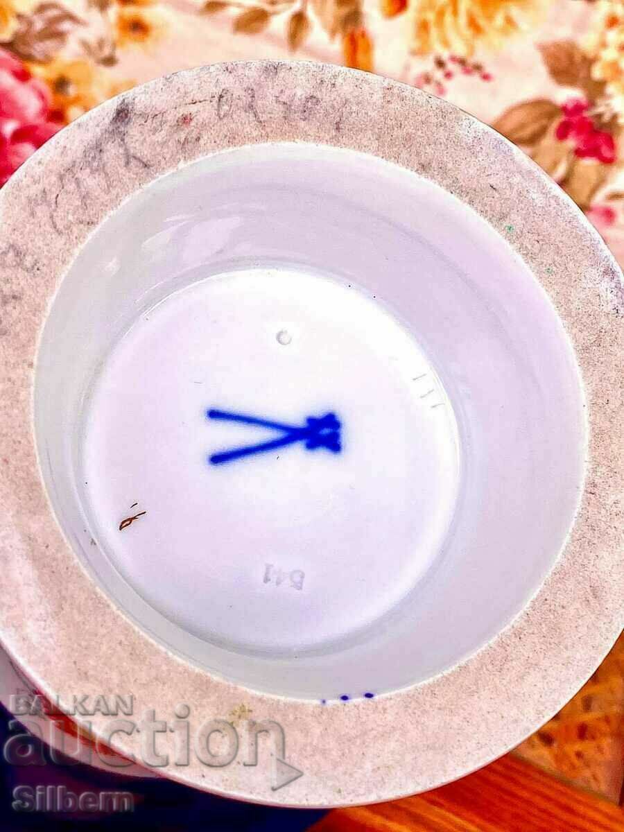 Meissen porcelain vase with price 350.00 BGN | € 178.95 Meissen porcelain vase with price 350.00 BGN | € 178.95