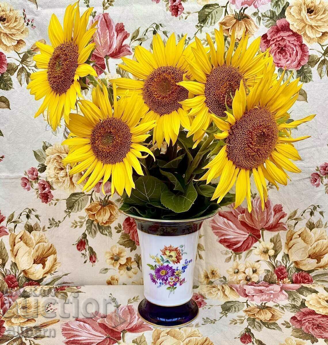 Meissen porcelain vase Meissen porcelain vase