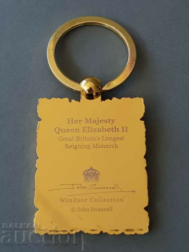 Delivery of England Queen Elizabeth II keychain from the Windsor collection Delivery of England Queen Elizabeth II keychain from the Windsor collection
