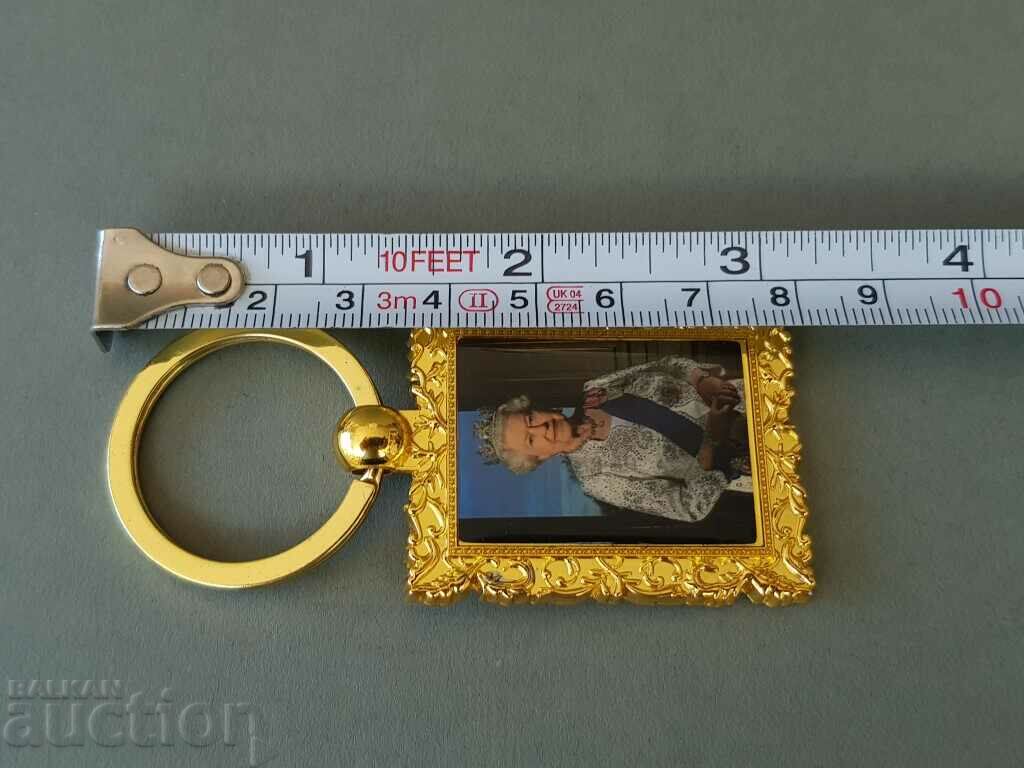 England Queen Elizabeth II keychain from the Windsor collection - 6 England Queen Elizabeth II keychain from the Windsor collection - 6