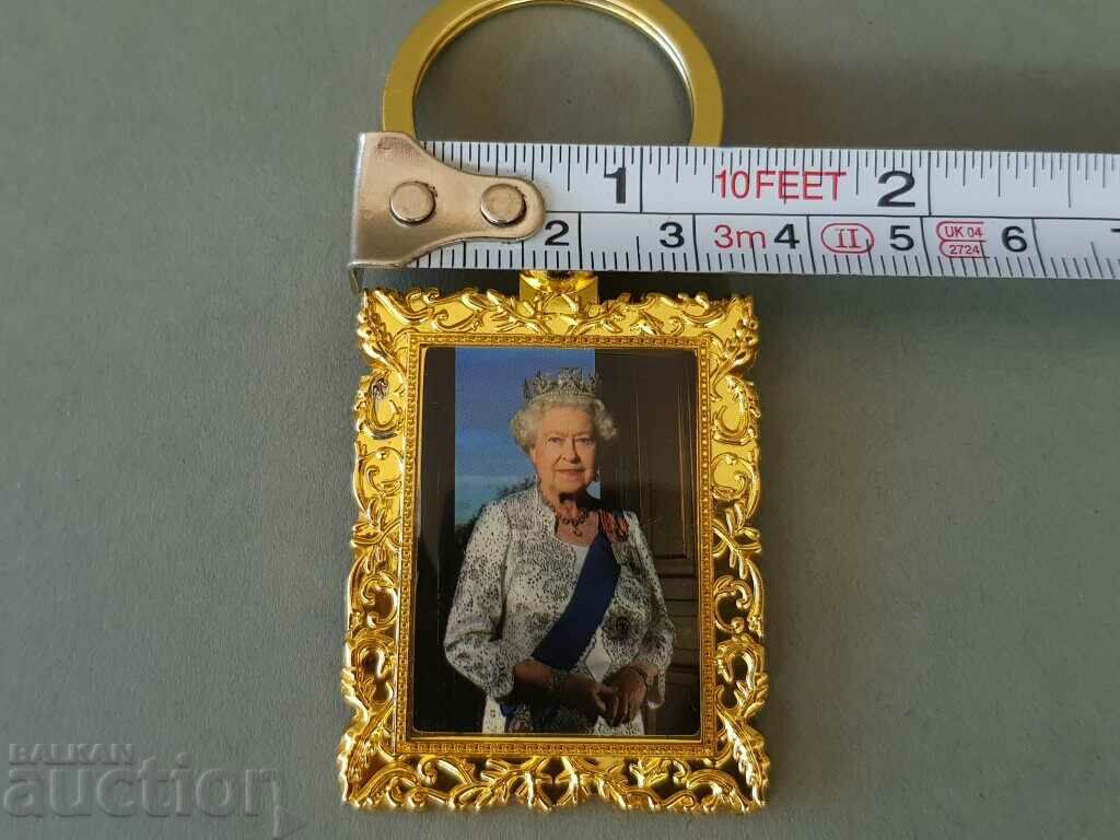 England Queen Elizabeth II keychain from the Windsor collection - 7 England Queen Elizabeth II keychain from the Windsor collection - 7