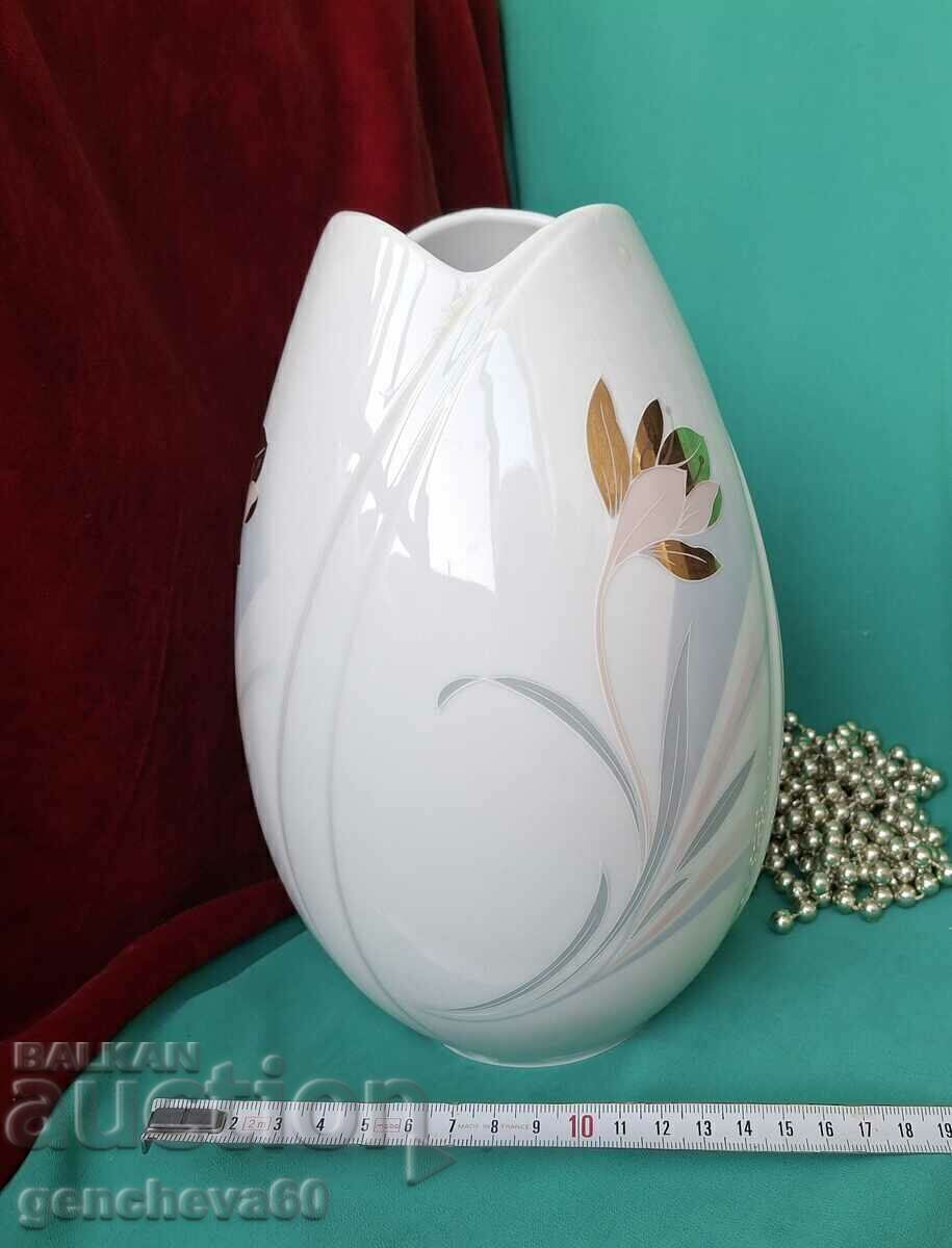 Auction Large porcelain tulip vase Arzberg-Germany Auction Large porcelain tulip vase Arzberg-Germany