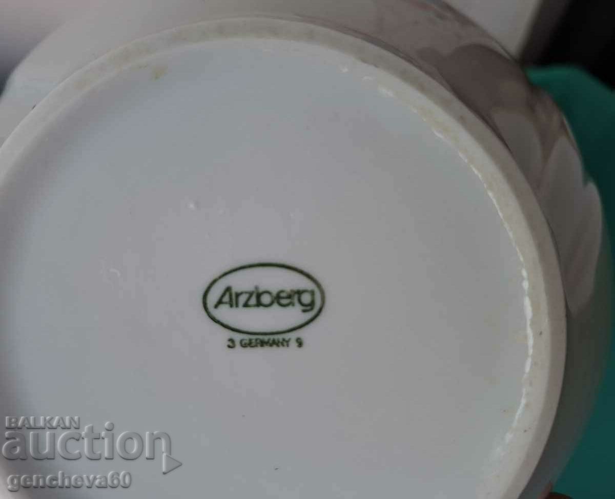 Delivery of Large porcelain tulip vase Arzberg-Germany Delivery of Large porcelain tulip vase Arzberg-Germany