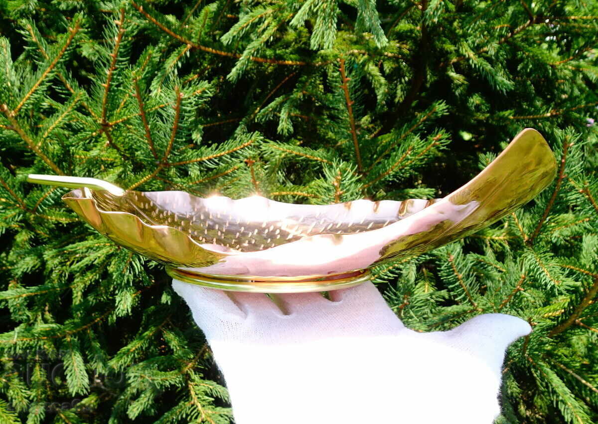 Χάλκινη φρουτιέρα, χάλκινο δοχείο, ανάγλυφο φύλλο. με τιμή 79.00 BGN | € 40.39