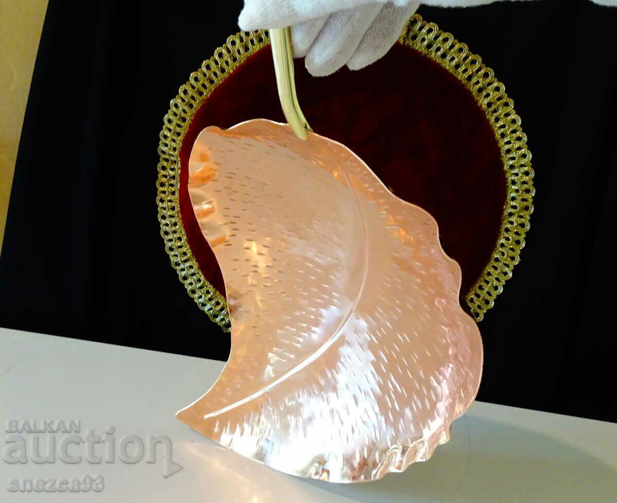 Χάλκινη φρουτιέρα, χάλκινο δοχείο, ανάγλυφο φύλλο. - 6