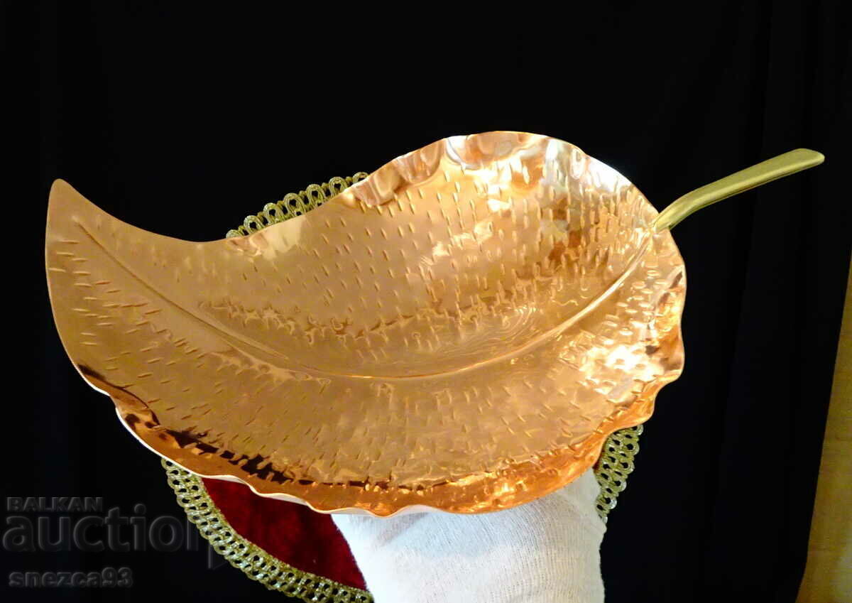 Χάλκινη φρουτιέρα, χάλκινο δοχείο, ανάγλυφο φύλλο. - 7