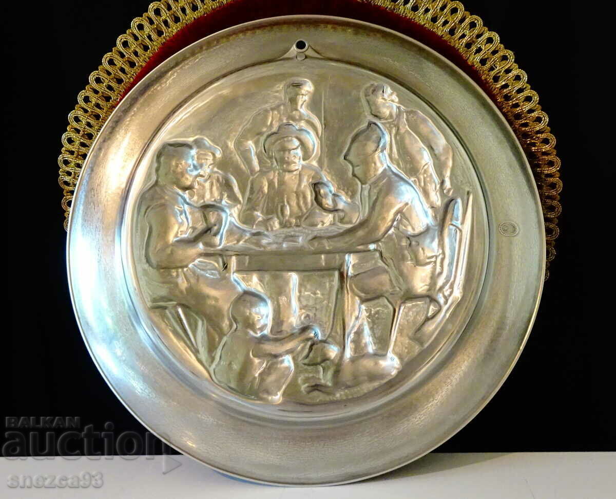 Livrarea Poză în relief din tablă, panou, farfurie 30 cm. Livrarea Poză în relief din tablă, panou, farfurie 30 cm.