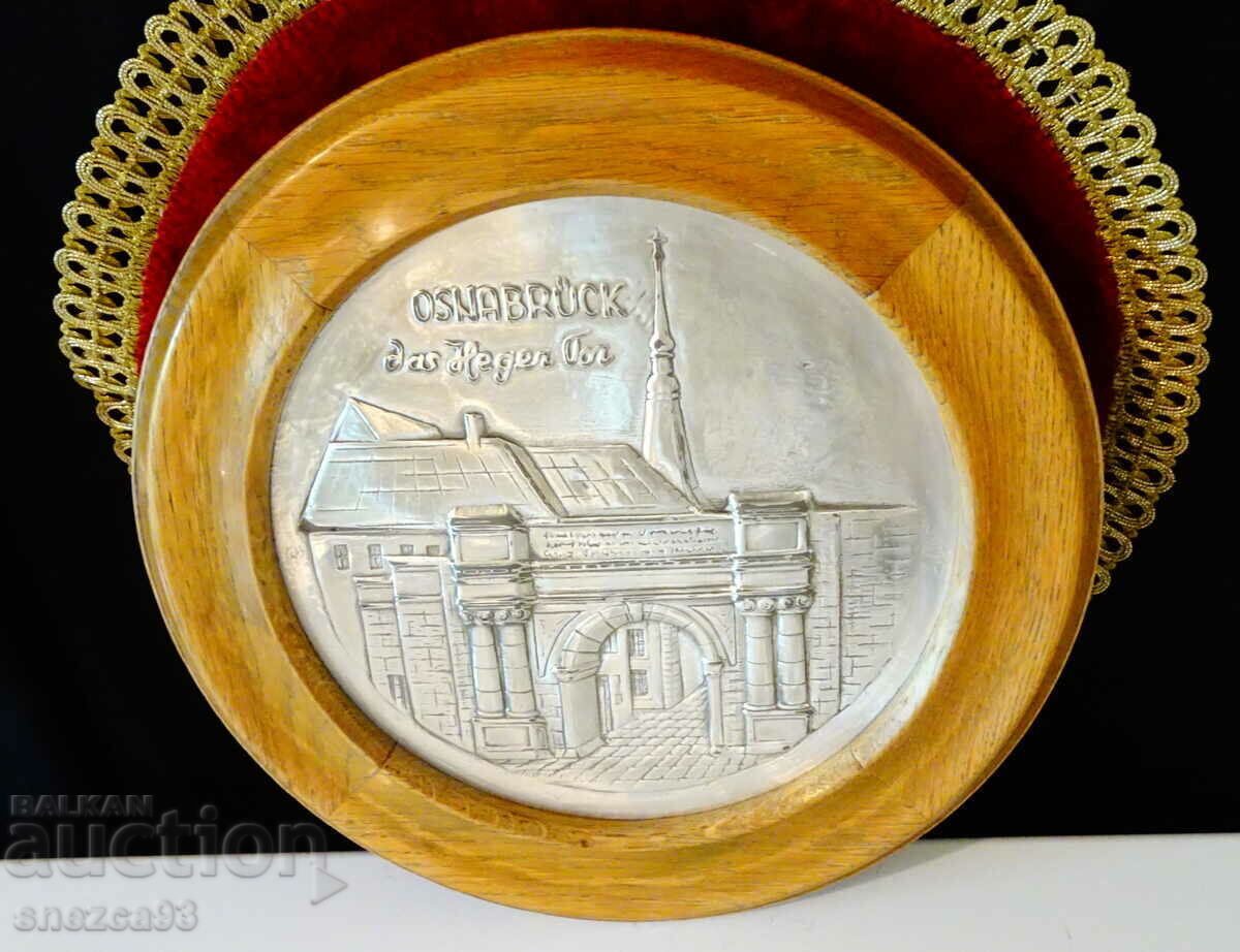 Delivery of Waterloo Gate painting in Osnabrück, label Delivery of Waterloo Gate painting in Osnabrück, label