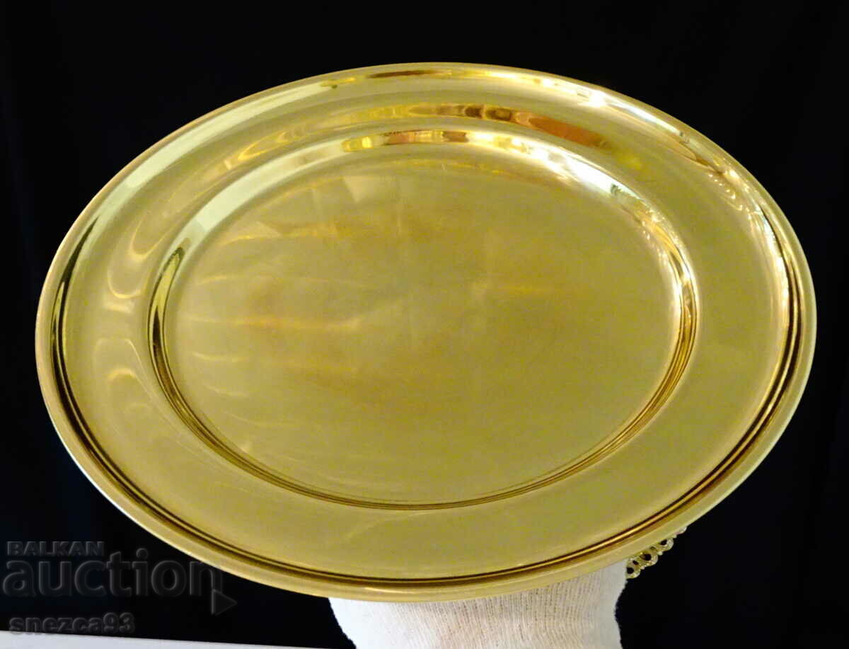 Tavă bronz, platou 520 gr., 25 cm cu preț 29.00 BGN | € 14.83