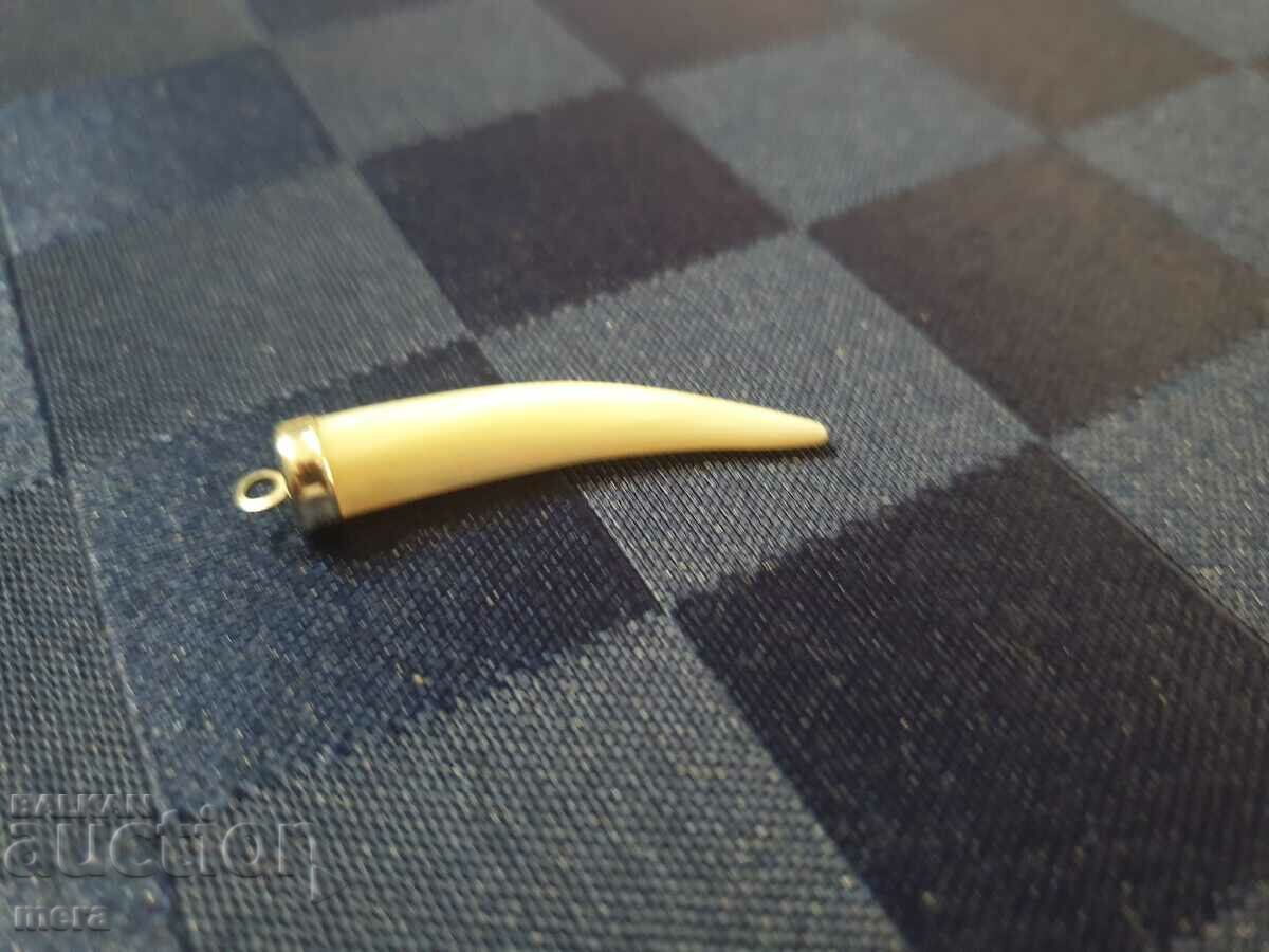 Mother of pearl tooth-pendant for necklace with price 12.00 BGN | € 6.14 Mother of pearl tooth-pendant for necklace with price 12.00 BGN | € 6.14