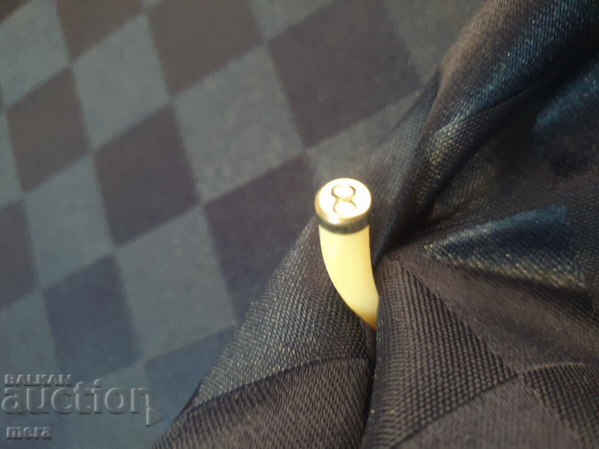 Delivery of Mother of pearl tooth-pendant for necklace Delivery of Mother of pearl tooth-pendant for necklace