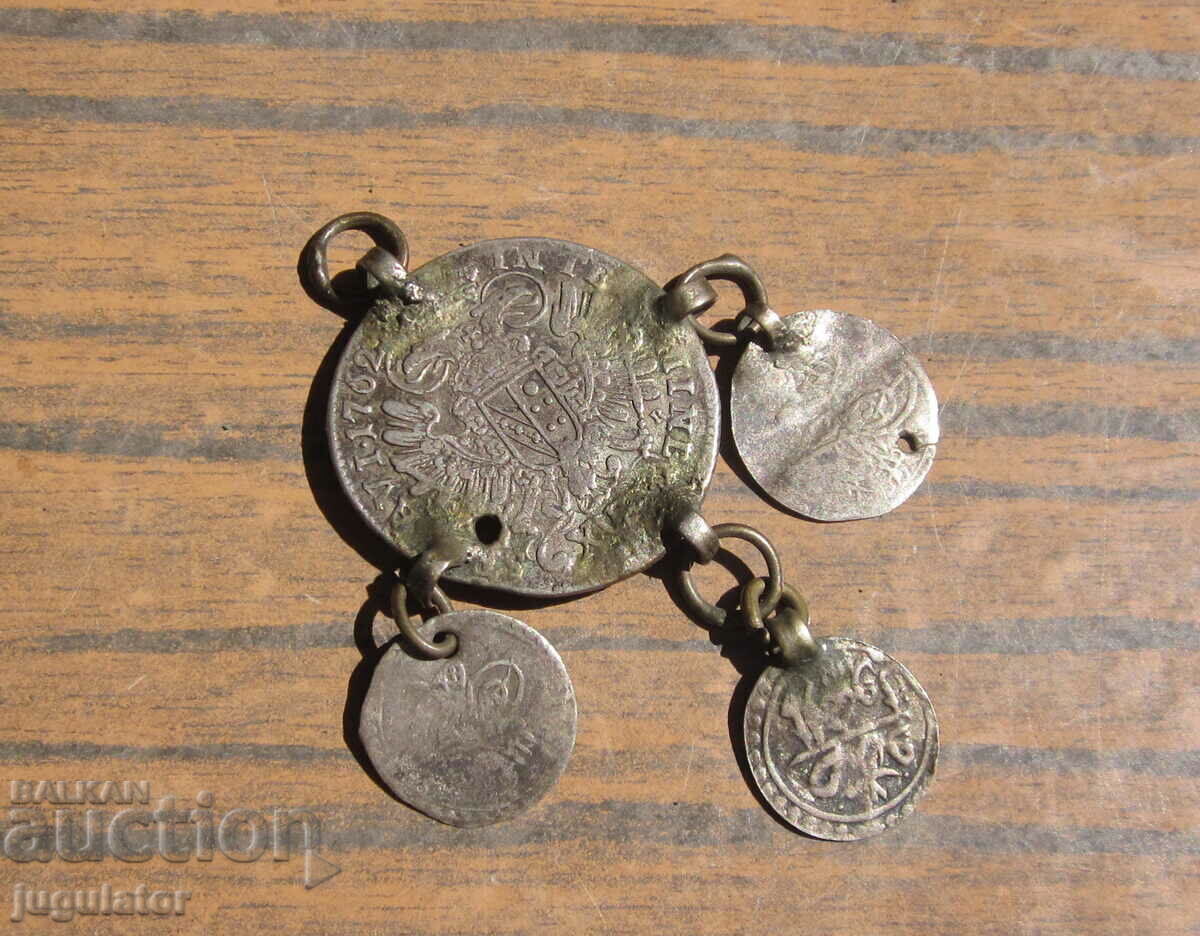 Παράδοση παλιά βουλγαρικά εθνογραφικά κοσμήματα από ασημένια φορεσιά Παράδοση παλιά βουλγαρικά εθνογραφικά κοσμήματα από ασημένια φορεσιά