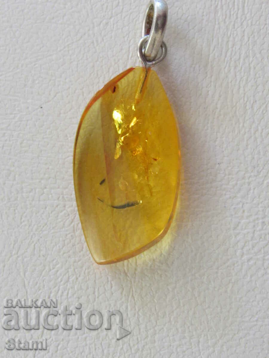 Auction Necklace - pendant first-class Baltic amber Auction Necklace - pendant first-class Baltic amber