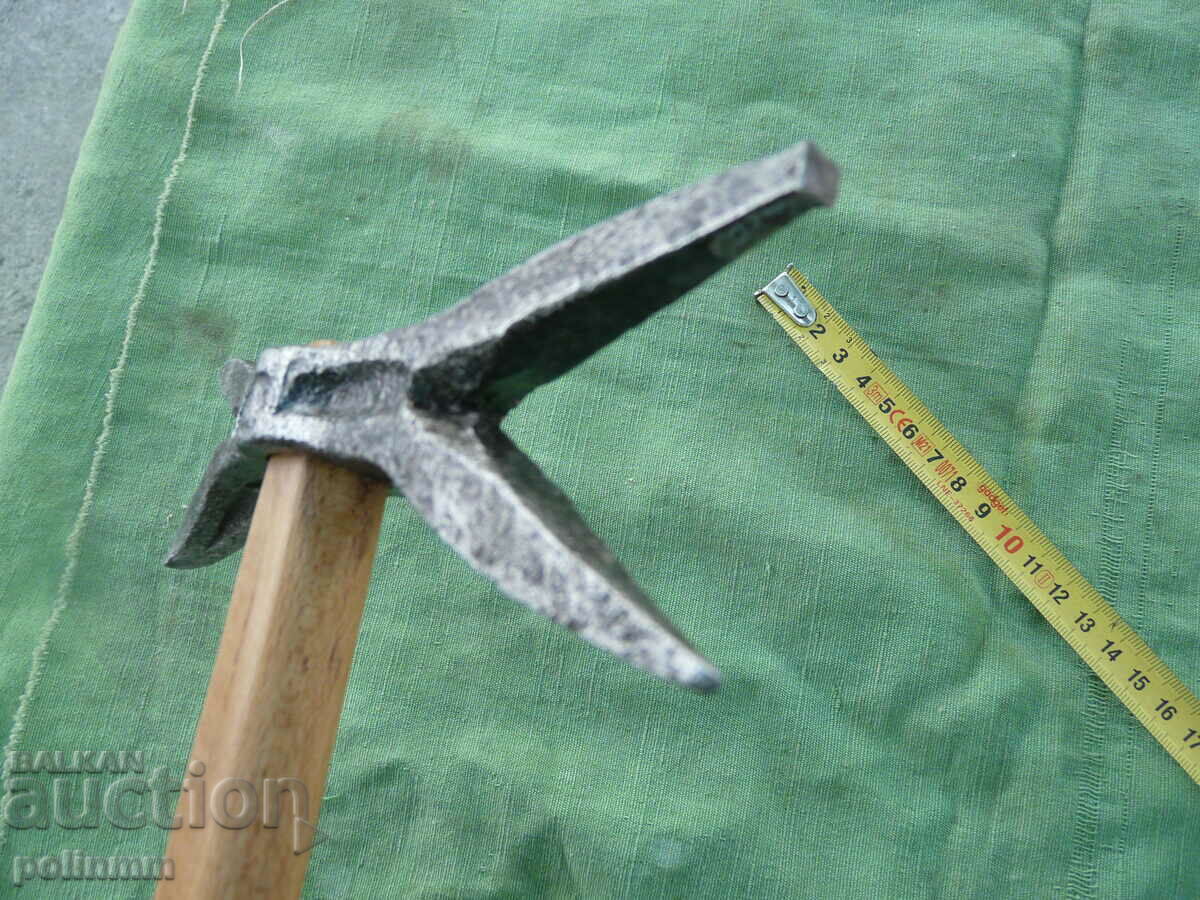 Auction Old hand-forged butcher's hammer - 294 Auction Old hand-forged butcher's hammer - 294