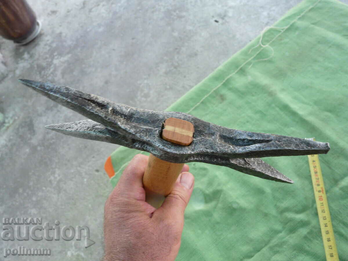 Delivery of Old hand-forged butcher's hammer - 294 Delivery of Old hand-forged butcher's hammer - 294