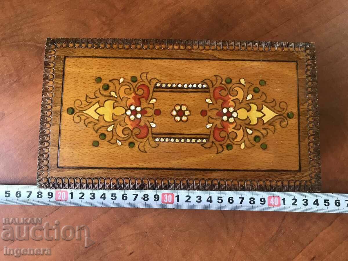 КУТИЯ ДЪРВО ПИРОГРАФ РИСУНЪК СТАРИННА ОТ СОЦА МОСТРА с цена 43.00 лв. | € 21.99 КУТИЯ ДЪРВО ПИРОГРАФ РИСУНЪК СТАРИННА ОТ СОЦА МОСТРА с цена 43.00 лв. | € 21.99