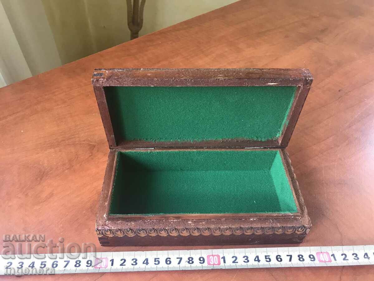 Аукцион КУТИЯ ДЪРВО ПИРОГРАФ РИСУНЪК СТАРИННА ОТ СОЦА МОСТРА Аукцион КУТИЯ ДЪРВО ПИРОГРАФ РИСУНЪК СТАРИННА ОТ СОЦА МОСТРА