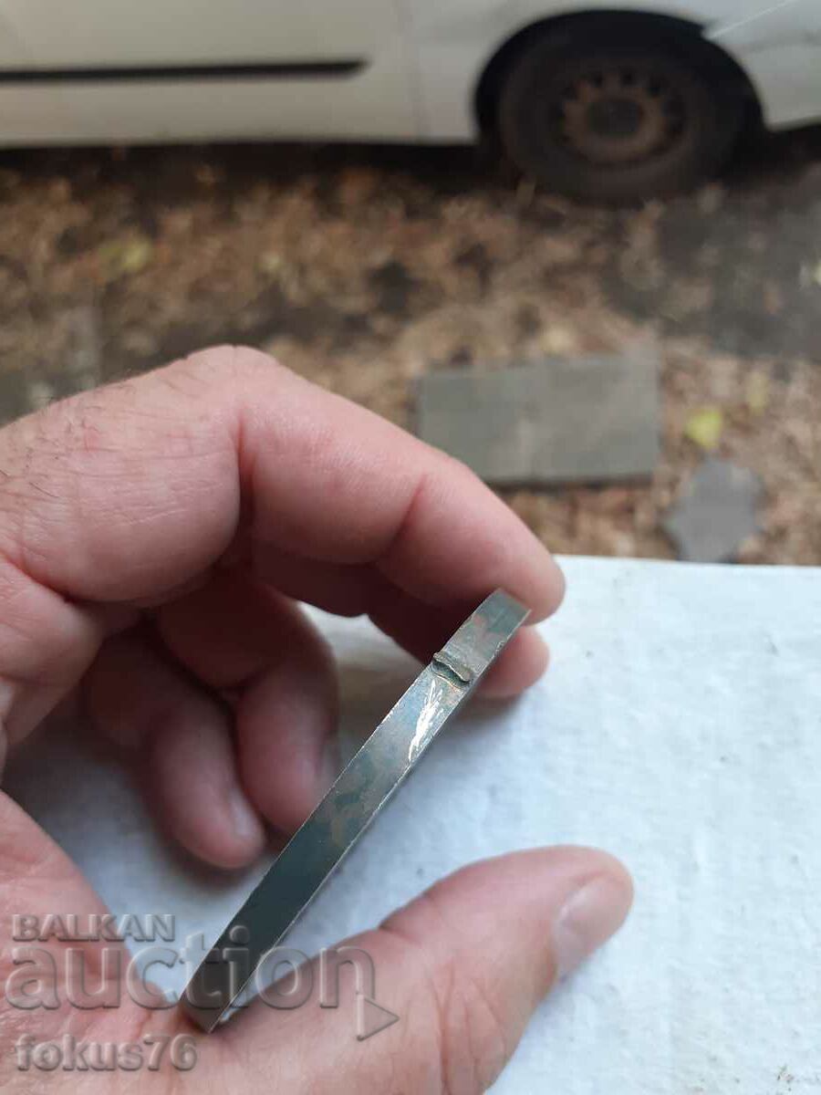 Delivery of Old metal plaque YOUNG DAN KOLOVTSI Delivery of Old metal plaque YOUNG DAN KOLOVTSI