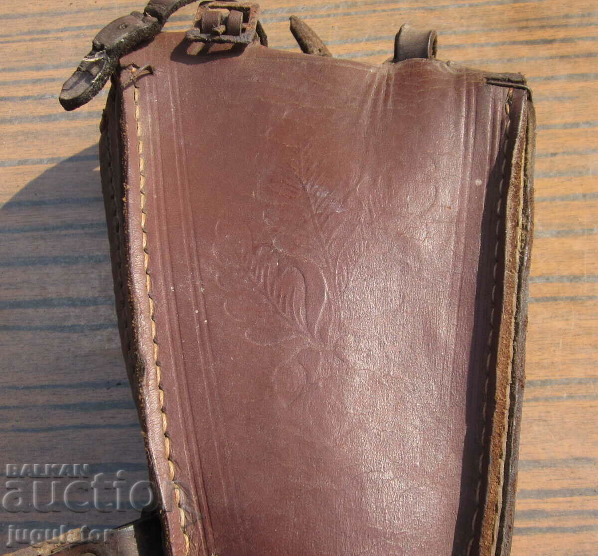 Delivery of old tool bag for vintage bicycle wheel Delivery of old tool bag for vintage bicycle wheel