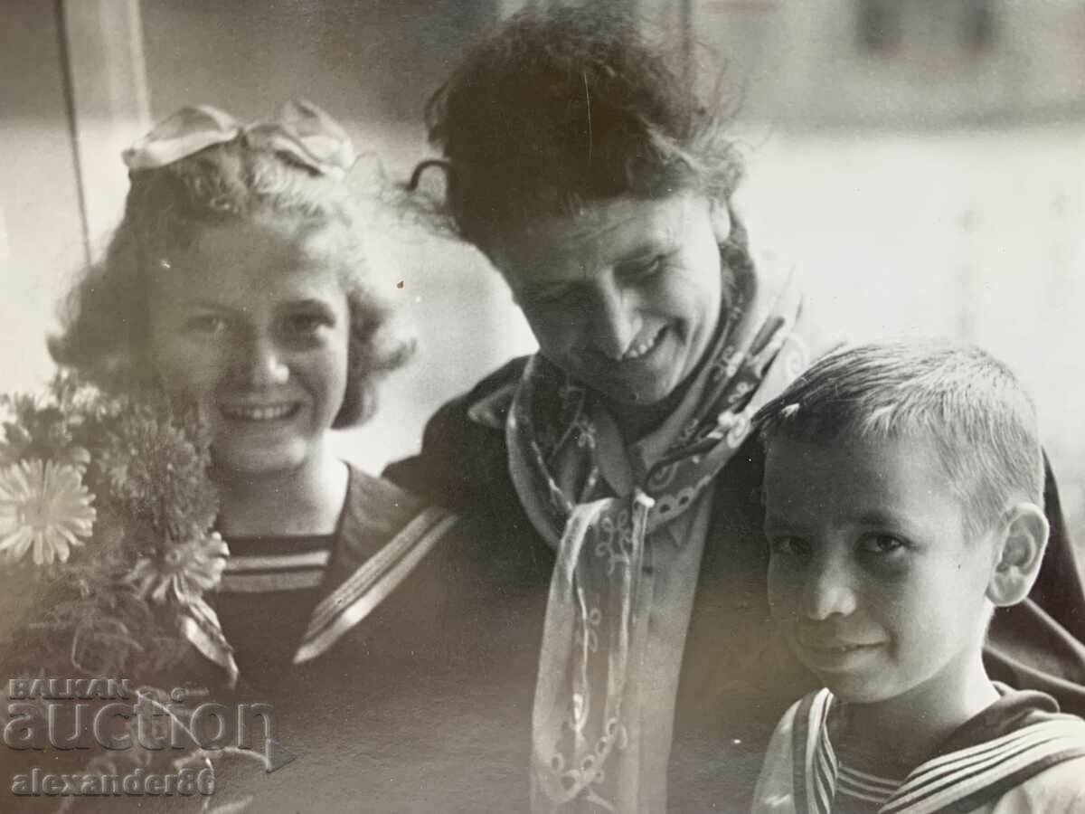 Tsola Dragoicheva Foundation "Bulgarian Affairs" παλιά φωτογραφία με τιμή 20.00 BGN | € 10.23