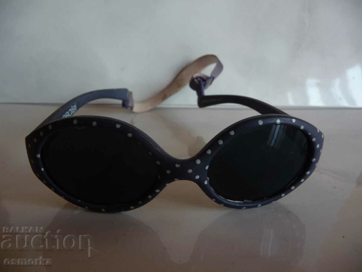 Детски слънчеви очила черни с бели точки слънце море мода ма