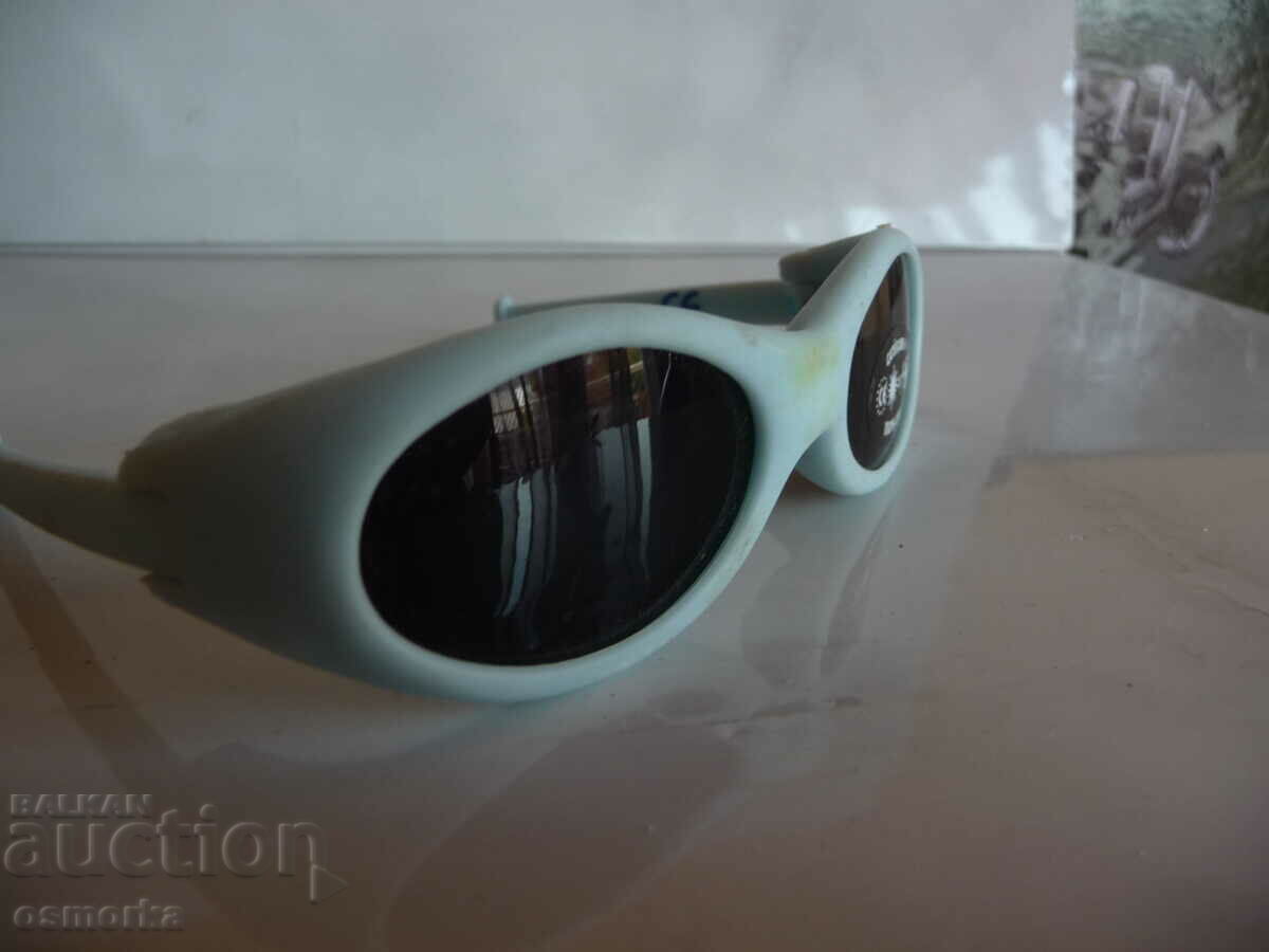 Delivery of Children's sunglasses light blue sun sea the smallest
