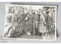 Стара  Военна снимка войници униформа ретро кола