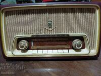 Vechiul radio din bachelit Grundig