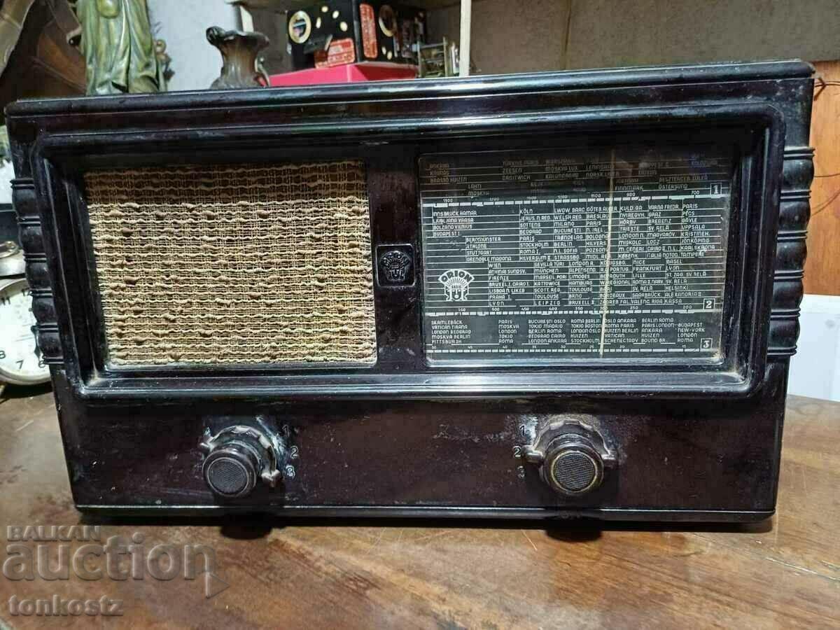 Old Orion bakelite radio