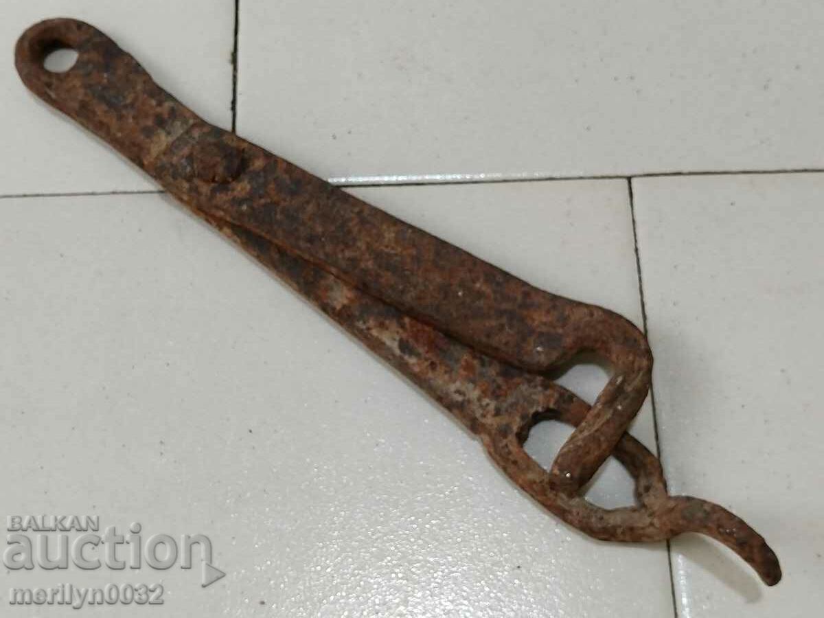 Δημοπρασία Παλιά σκαλιστό σφυρήλατο λουκέτο πρωτόγονη αλυσίδα Δημοπρασία Παλιά σκαλιστό σφυρήλατο λουκέτο πρωτόγονη αλυσίδα