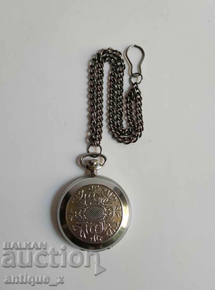 Молния-съветски джобен часовник с капаци