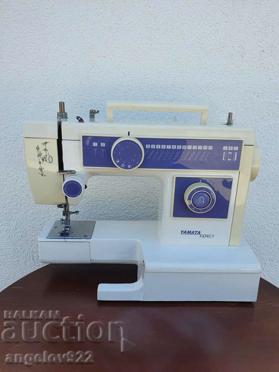 Japanese electric sewing machine YAMATA model FY 811
