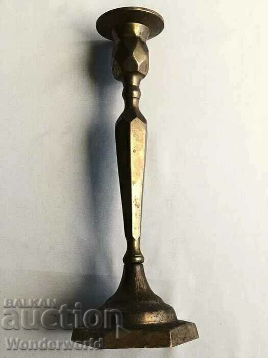 Sfeșnic masiv german antic - antic frumos cu preț 55.00 BGN | € 28.12 Sfeșnic masiv german antic - antic frumos cu preț 55.00 BGN | € 28.12