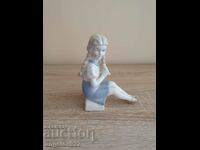 German Lippelsdorf porcelain figure statuette