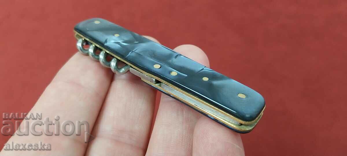 Delivery of Pocket knife - Hammer and Sickle Delivery of Pocket knife - Hammer and Sickle