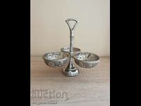 Beautiful metal stand with 3 bowls!!!