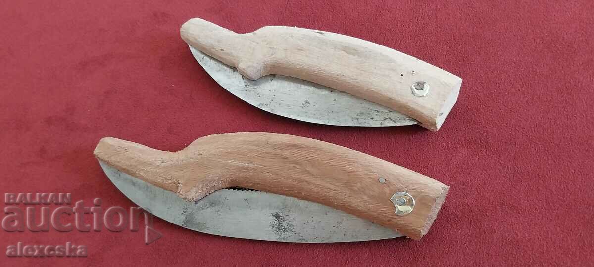 Two gardening knives - "Turgeni" with price 22.00 BGN | € 11.25 Two gardening knives - "Turgeni" with price 22.00 BGN | € 11.25