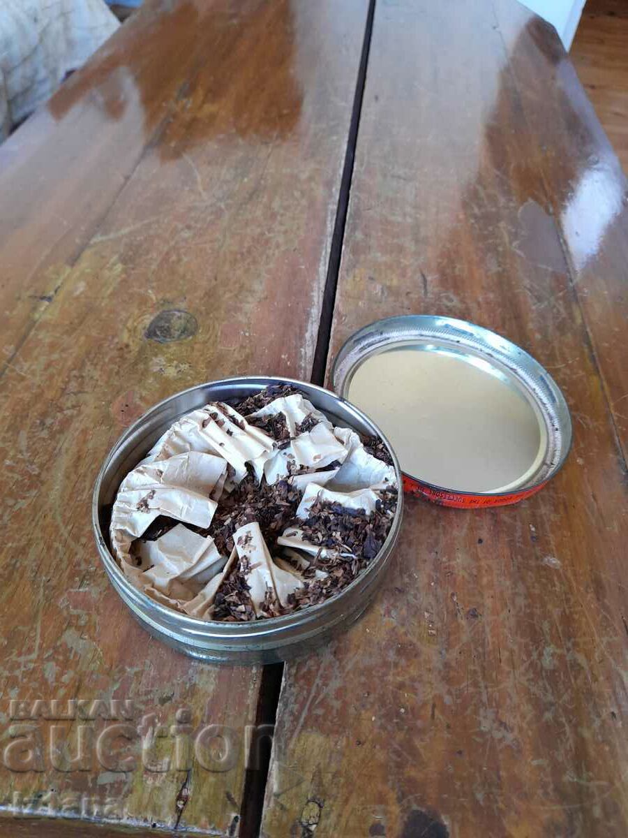 O cutie veche de tutun Three Nuns - 5