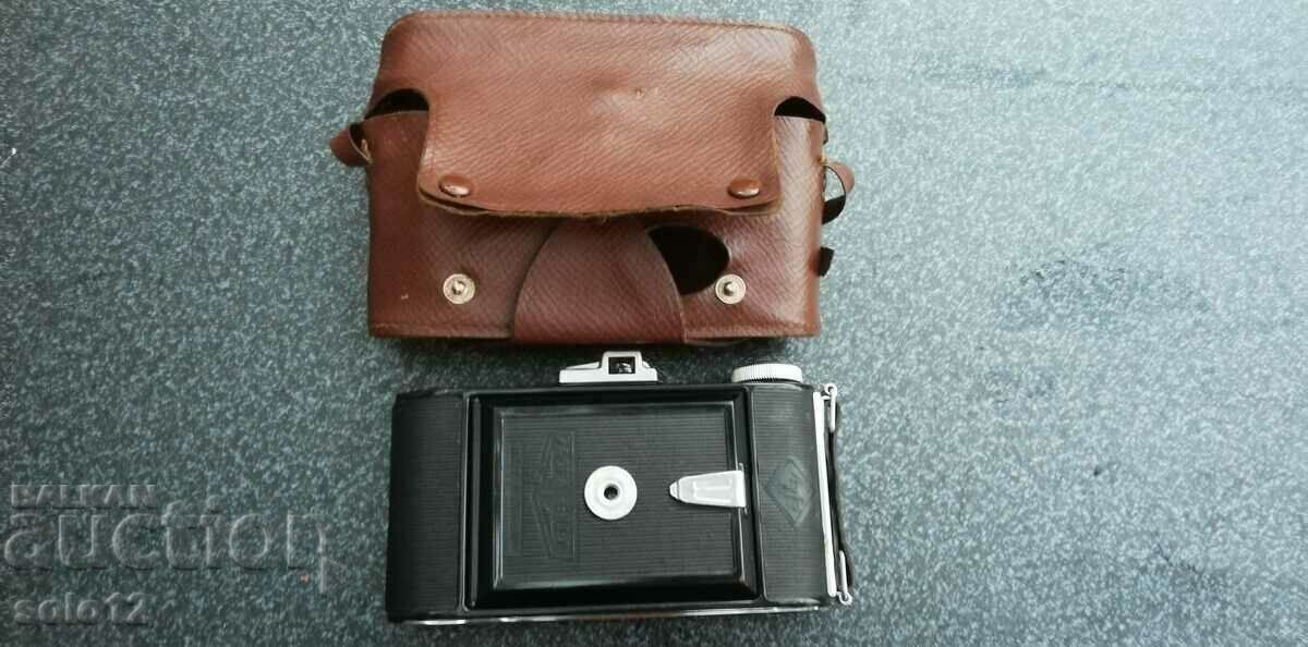 Auction Old camera with bellows. Auction Old camera with bellows.