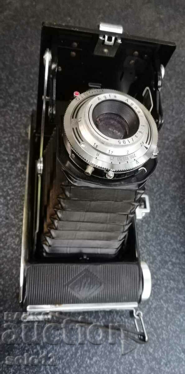 Delivery of Old camera with bellows. Delivery of Old camera with bellows.