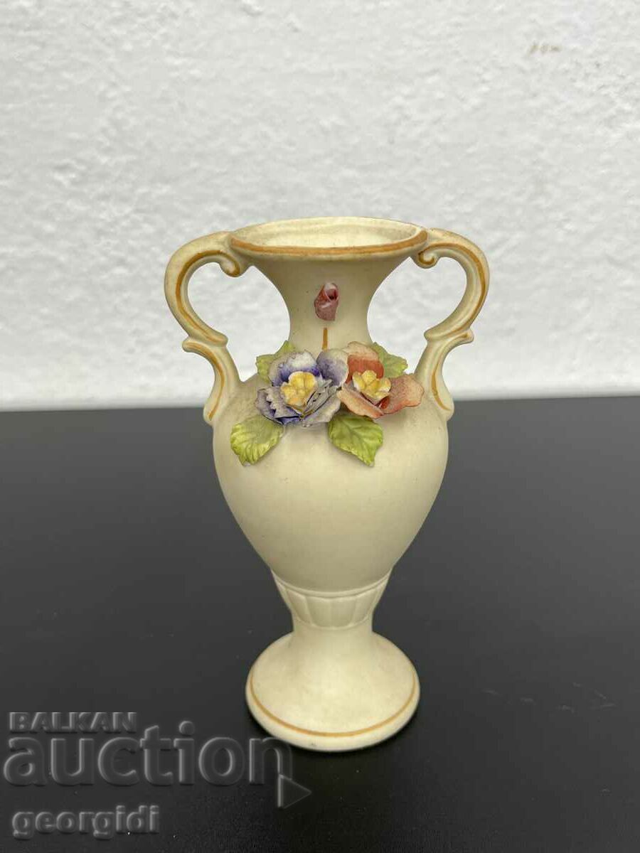 Мини италианска порцеланова ваза Capodimonte. №5734