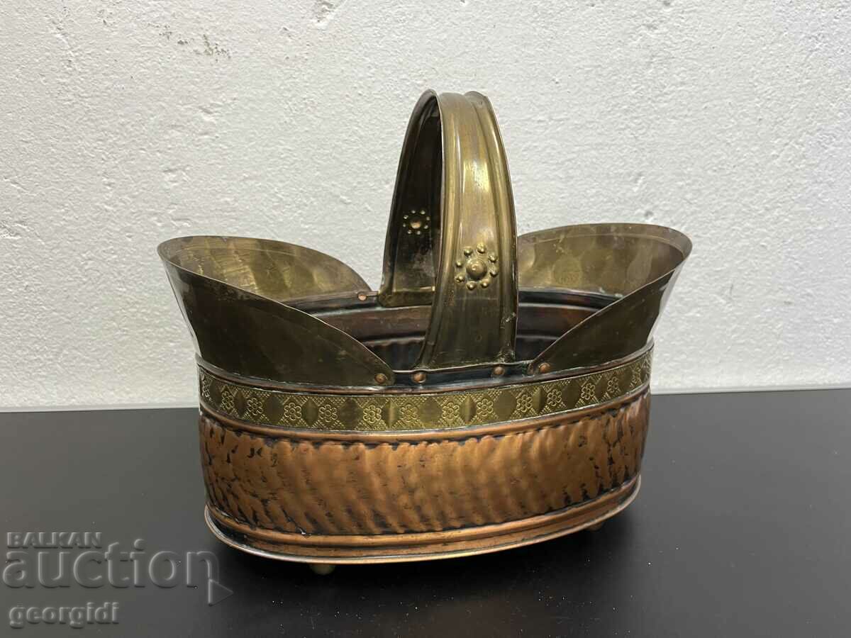 Decorative copper vessel / basket. #5736
