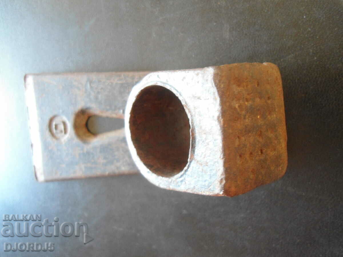 Auction Old Tesla, marking Auction Old Tesla, marking