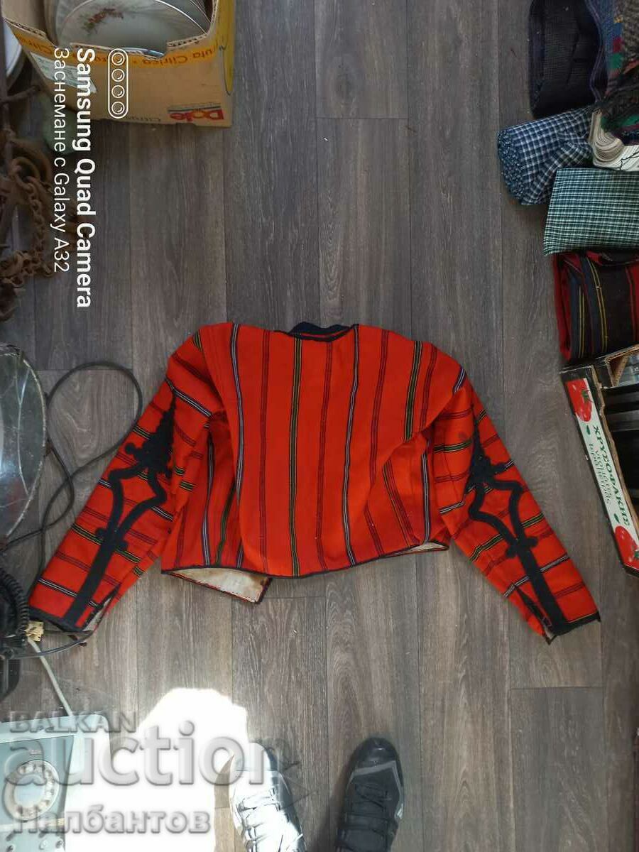 OLD THRACIAN ANTERIA COSTUME with price 250.00 BGN | € 127.82 OLD THRACIAN ANTERIA COSTUME with price 250.00 BGN | € 127.82