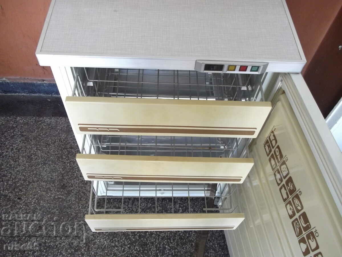 Delivery of Freezer "PHILIPS" with three drawers and camera working Delivery of Freezer "PHILIPS" with three drawers and camera working